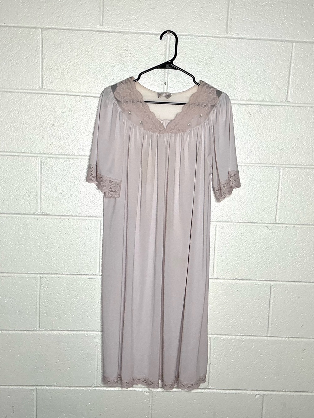 < Vintage Shadowline Lilac Delicate Lace Trimmed Nylon Nightgown >